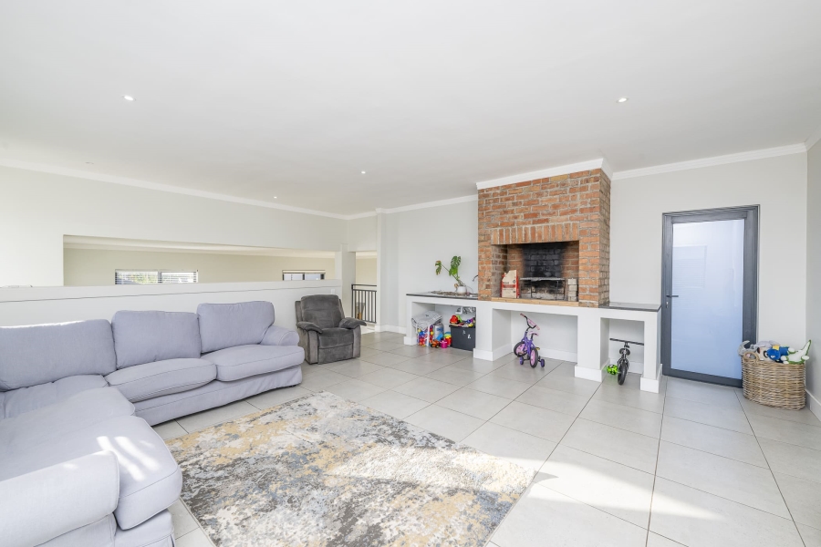 3 Bedroom Property for Sale in Protea Heights Western Cape